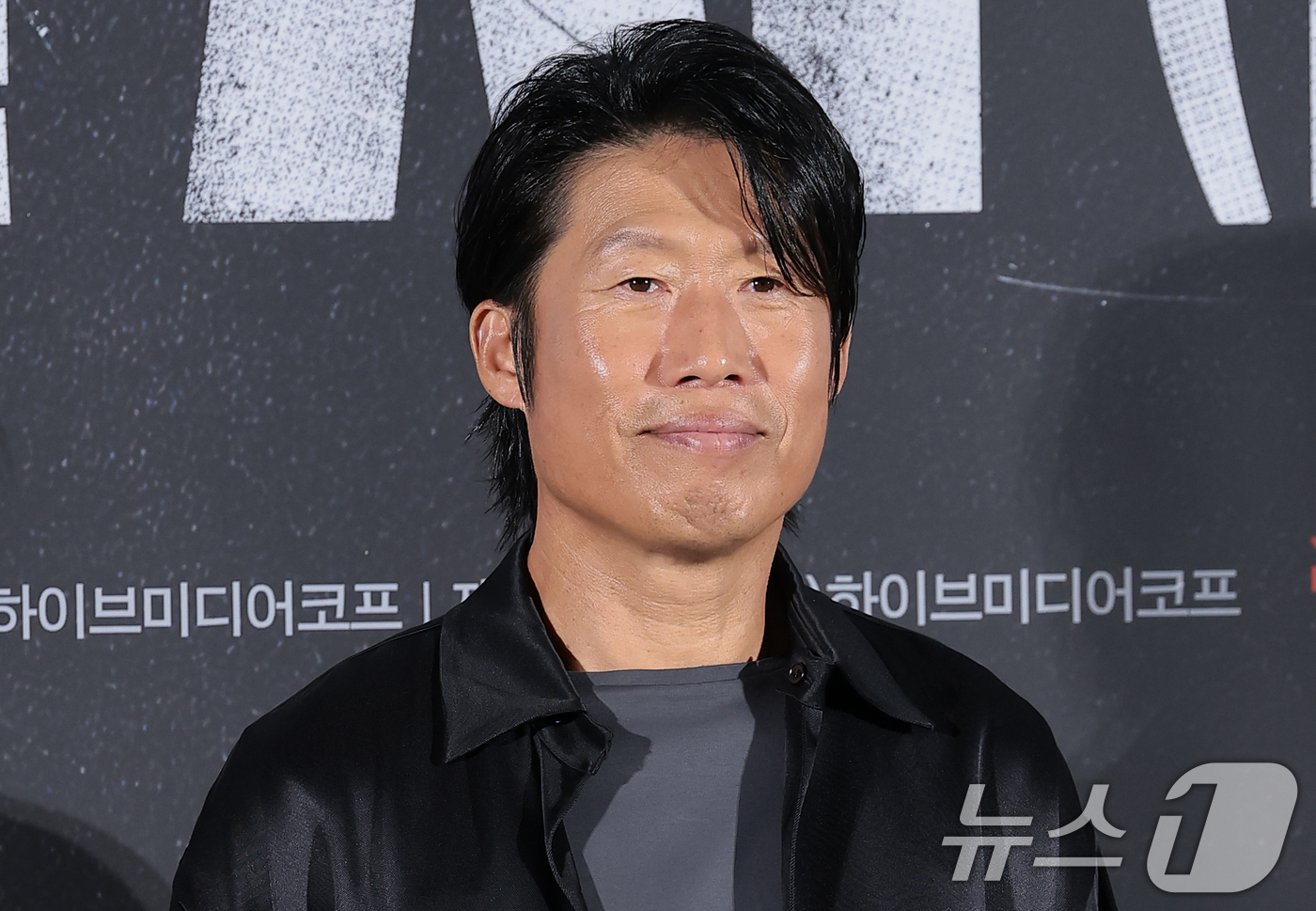 (서울=뉴스1) 권현진 기자 = 배우 유해진이 10일 오전 서울 용산구 CGV 용산아이파크몰에서 열린 영화 '암살자(들)' 제작보고회에 참석하고 있다.'암살자(들)'은 1974년 …