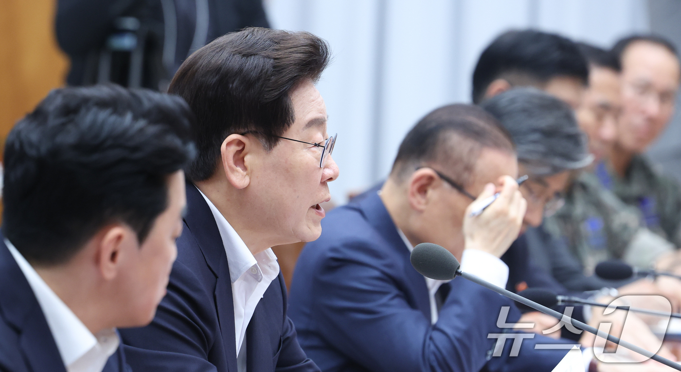 (서울=뉴스1) 허경 기자 = 이재명 대통령이 10일 청와대에서 열린 메가프로젝트 2차 민관합동 점검회의에서 발언하고 있다. 2026.8.10/뉴스1