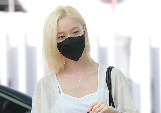 윈터, 마스크 뚫고 나오는 예쁨