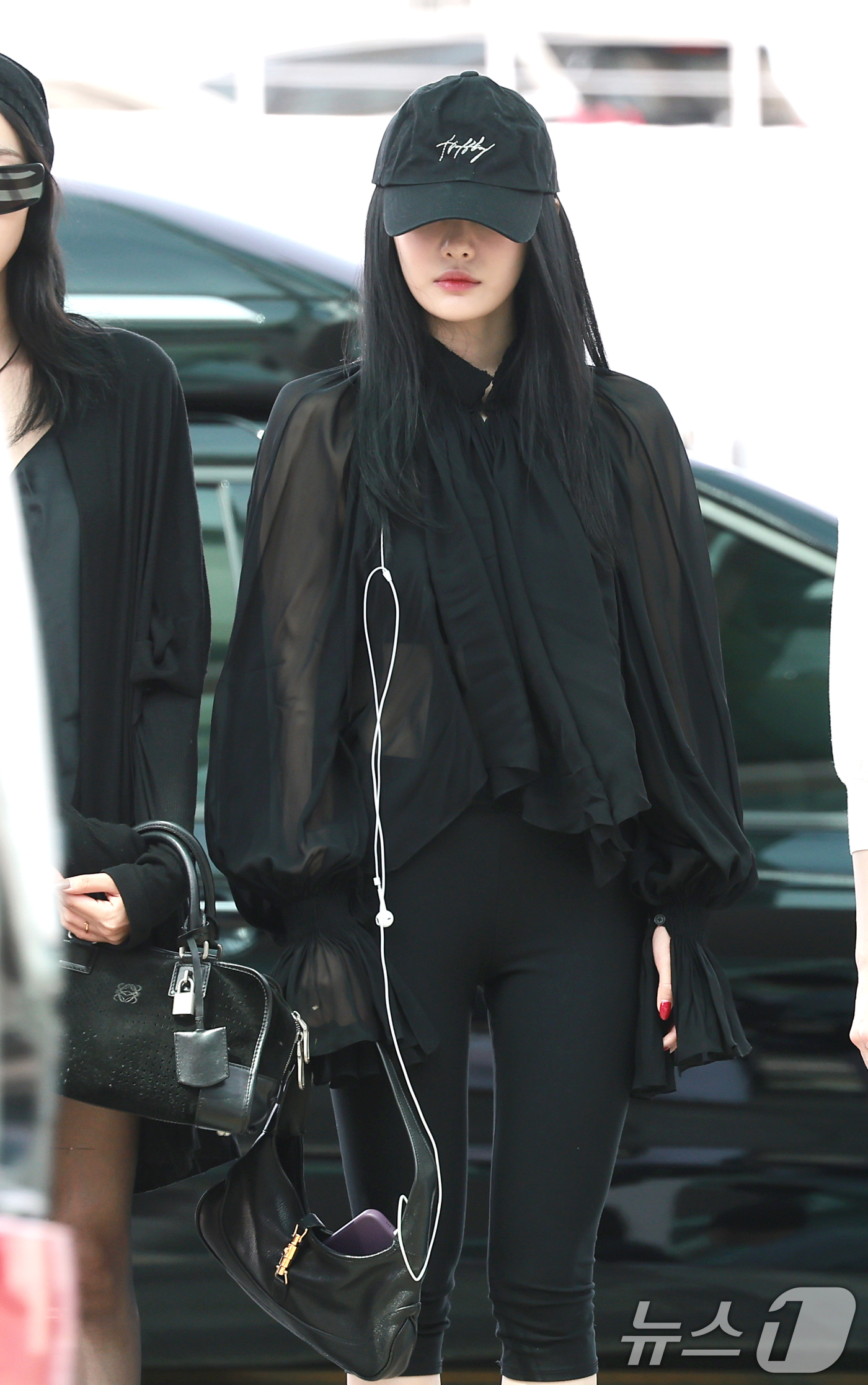 (인천공항=뉴스1) 권현진 기자 = 에스파(aespa) 닝닝이 해외 일정을 위해 10일 인천국제공항을 통해 대만으로 출국하고 있다. 2026.8.10/뉴스1