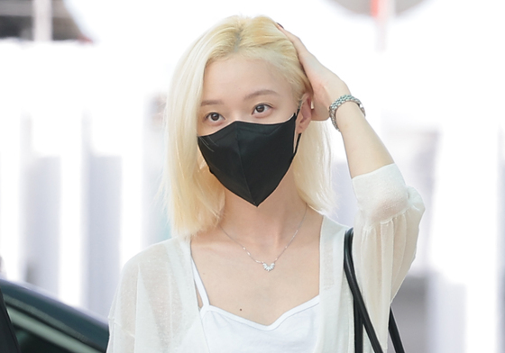 윈터, 공항에서 반짝반짝