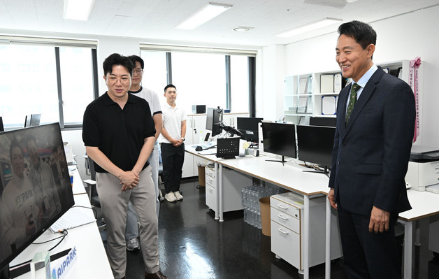 청년 AI 스타트업 창업가 만난 오세훈 서울시장