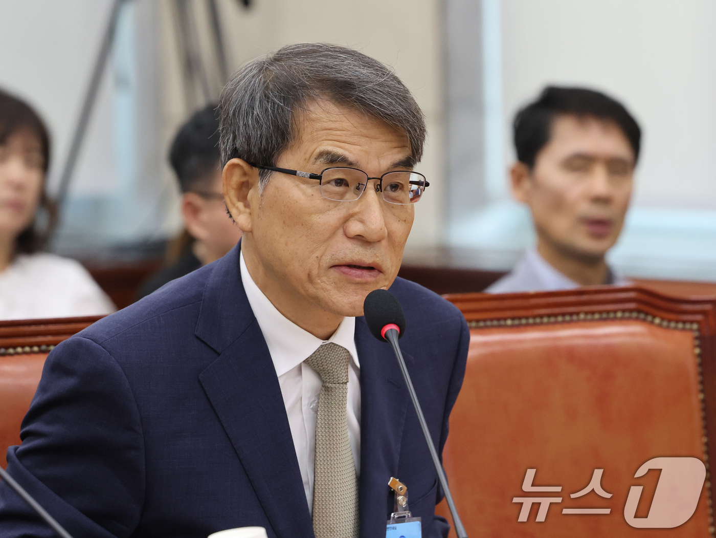 (서울=뉴스1) 황기선 기자 = 노태악 전 중앙선거관리위원장이 10일 오후 서울 여의도 국회에서 열린 제9회 전국동시 지방선거 투표용지 부족사태 등 국민참정권 침해 진상규명 및 선 …