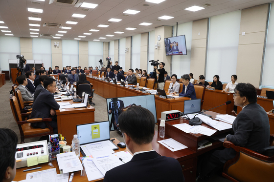 윤상현 "득표율 조작 연결은 논리적 비약"…국힘, 자당 위원장에 고성