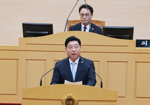 전남광주시의회 14일 민형배 시장 출석요구…자정까지 질의(종합)