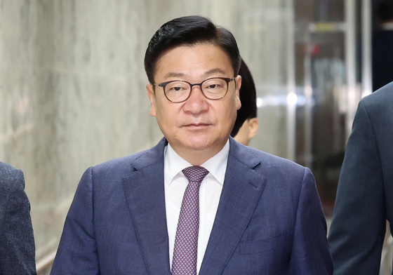 회의 참석하는 정점식 원내대표