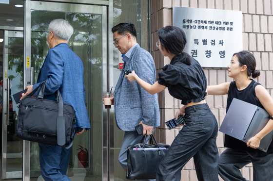 종합특검 도착한 이진우 전 수방사령관