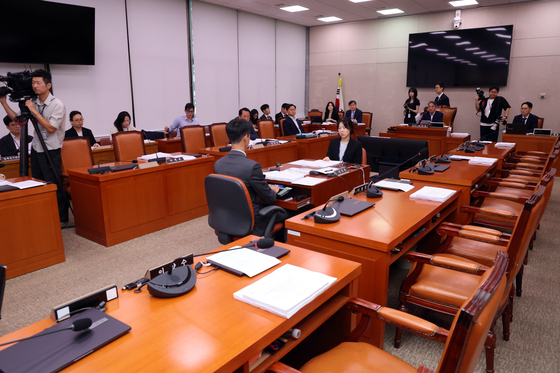 與, 농협중앙회장 직선제 정당 가입자 출마 제한 추진