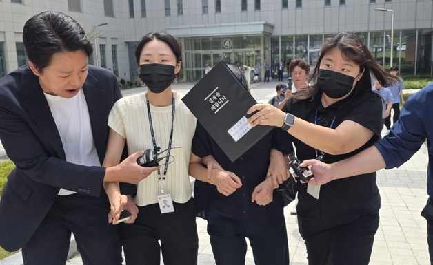 외손자 학대 혐의로 구속영장 심사 받은 외할머니