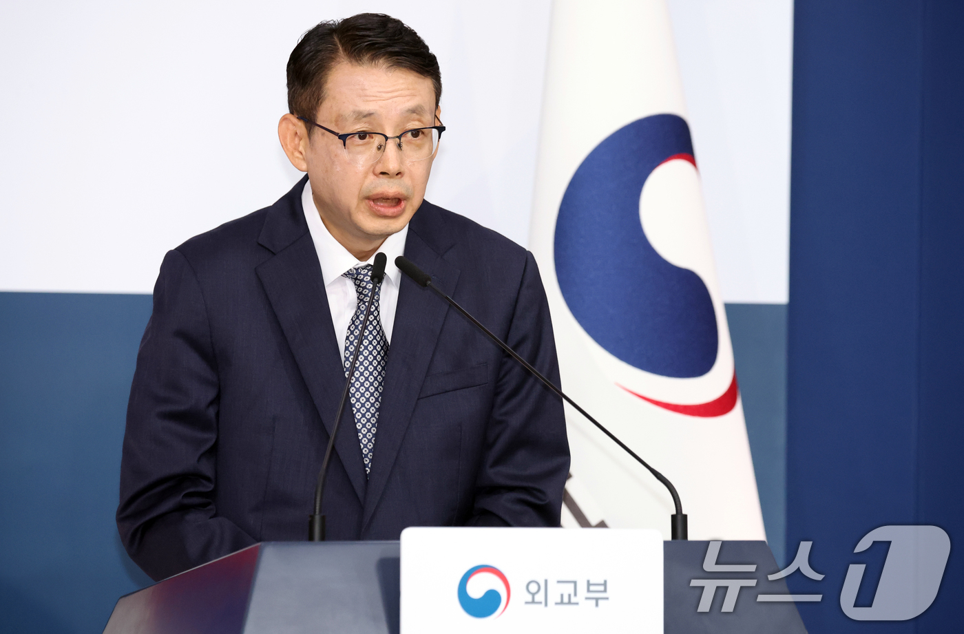 (서울=뉴스1) 김명섭 기자 = 박두순 외교부 대변인이 11일 오후 서울 종로구 정부서울청사 별관에서 정례브리핑을 하고 있다.  2026.8.11/뉴스1