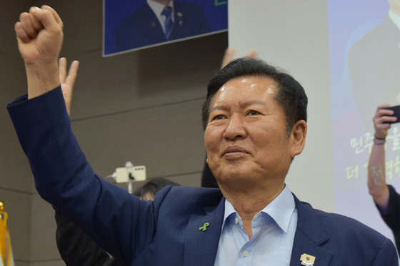 정청래 "뭐하러 나오냐니…어제 밥먹었다고 오늘 밥 안먹냐"