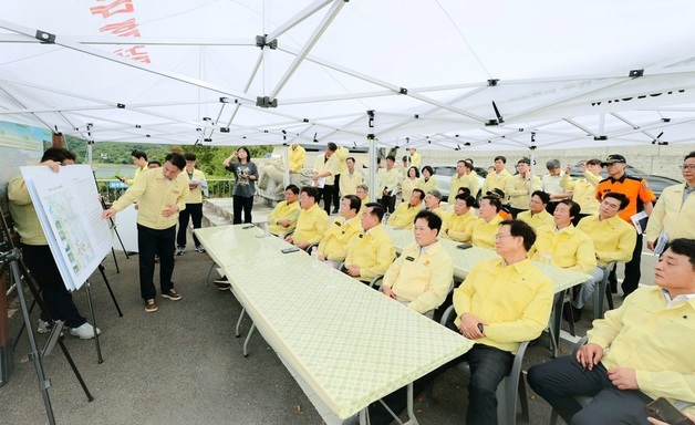 경북도의회, 경주 덕동댐 찾아 폭염·가뭄 대응 점검