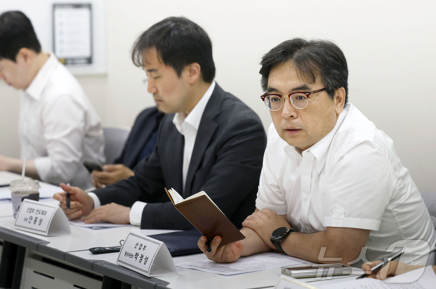 (서울=뉴스1) = 박정성 산업통상부 통상차관보가 11일 서울 중구 대한상공회의소에서 열린 '미국 폴리실리콘 232조 관세 관련 합동 대책회의'에서 발언하고 있다. (산업통상부 제 …