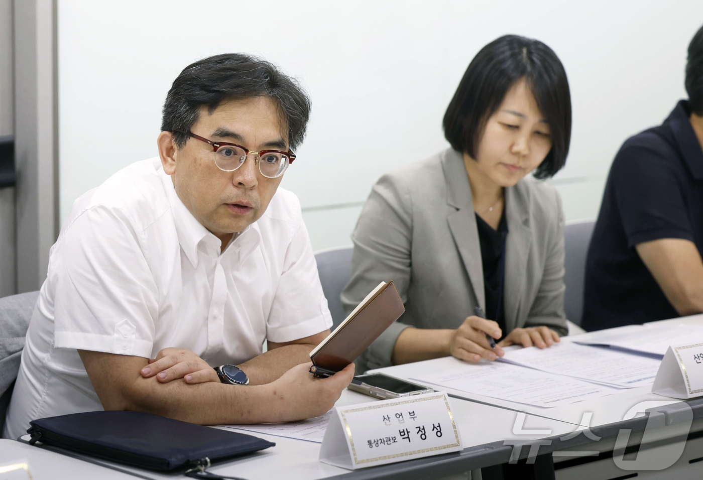 (서울=뉴스1) = 박정성 산업통상부 통상차관보가 11일 서울 중구 대한상공회의소에서 열린 '미국 폴리실리콘 232조 관세 관련 합동 대책회의'에서 발언하고 있다. (산업통상부 제 …
