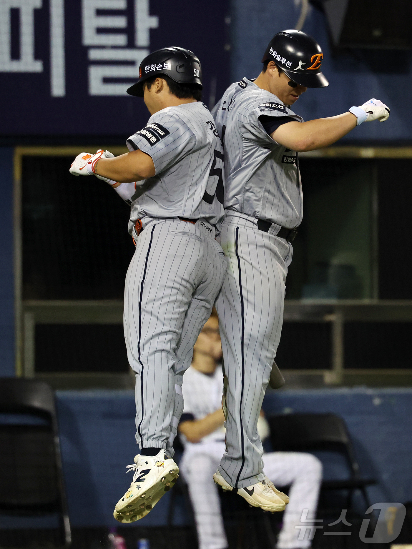 (서울=뉴스1) 김진환 기자 = 11일 오후 서울 송파구 잠실야구장에서 열린 프로야구 '2026 신한은행 SOL KBO리그' 한화 이글스와 두산 베어스의 경기, 한화 강백호가 7회 …