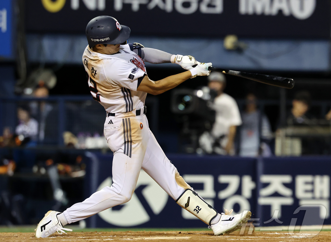 (서울=뉴스1) 김진환 기자 = 11일 오후 서울 송파구 잠실야구장에서 열린 프로야구 '2026 신한은행 SOL KBO리그' 한화 이글스와 두산 베어스의 경기, 두산 김대한이 7회 …