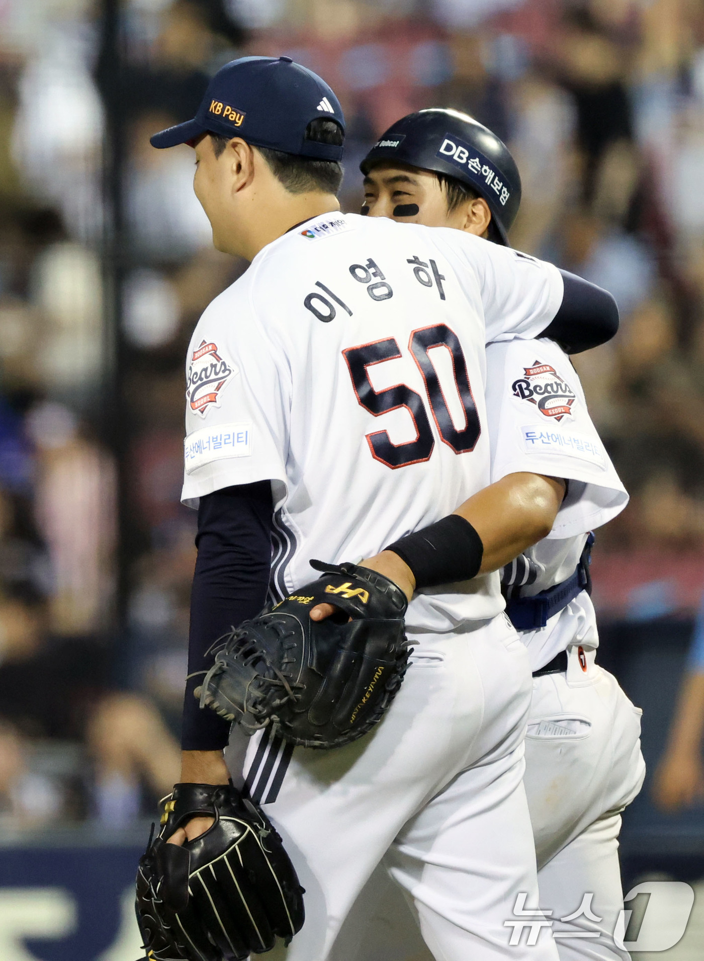 (서울=뉴스1) 이종수 기자 = 11일 오후 서울 송파구 잠실야구장에서 열린 프로야구 '2026 신한은행 SOL KBO리그' 한화 이글스와 두산 베어스의 경기에서 6-3으로 승리를 …