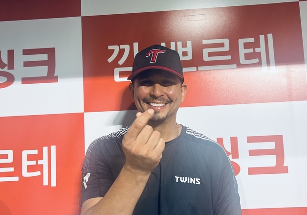 'MLB 112승' 카라스코도 기쁜 KBO리그 첫 승리…"여기선 루키"