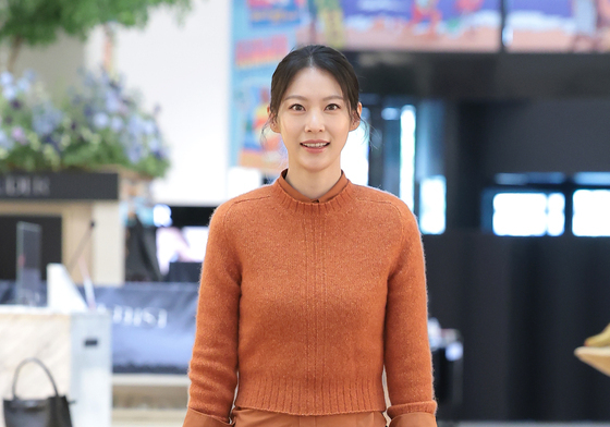 공승연, 고혹적인 가을 여인