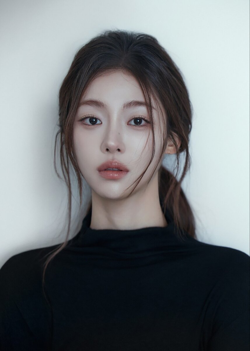 본문 이미지 - 배우 송지우 / 매니지먼트런