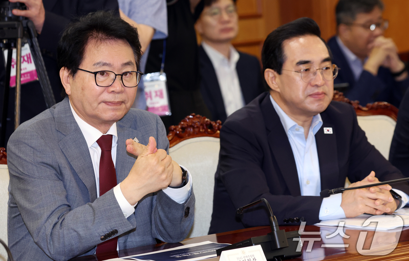 (서울=뉴스1) 김명섭 기자 = 이한주 대한민국 2045전략수립위원회 부위원장이 12일 오전 서울 종로구 세종대로 정부서울청사에서 열린 대한민국 2045전략수립위원회 2차 회의에서 …