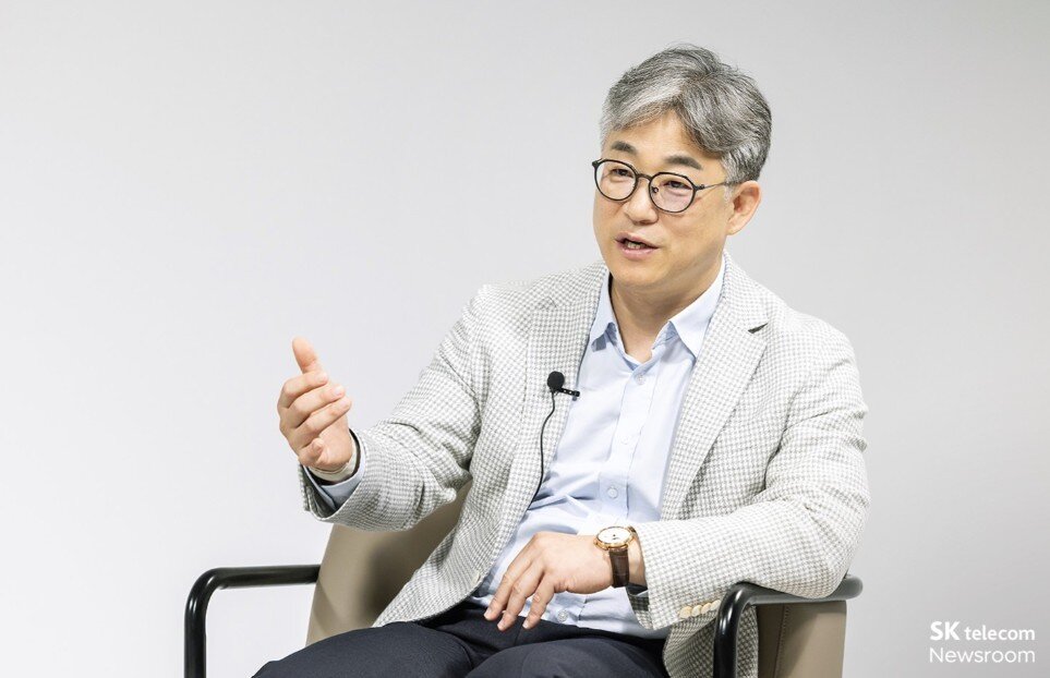 본문 이미지 - 정석근 SK텔레콤 AI CIC장 겸 SK하이퍼 대표.(SK텔레콤 뉴스룸 홈페이지 갈무리)