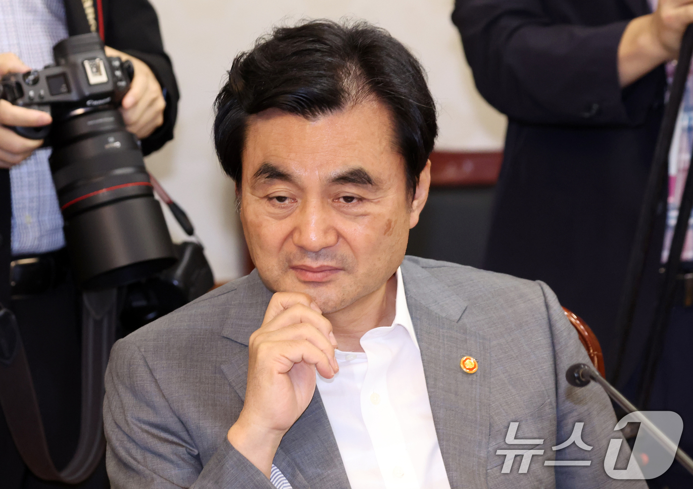(서울=뉴스1) 김명섭 기자 = 안규백 국방부 장관이 12일 오전 서울 종로구 세종대로 정부서울청사에서 열린 대한민국 2045전략수립위원회 2차 회의에 참석해 있다. 2026.8. …