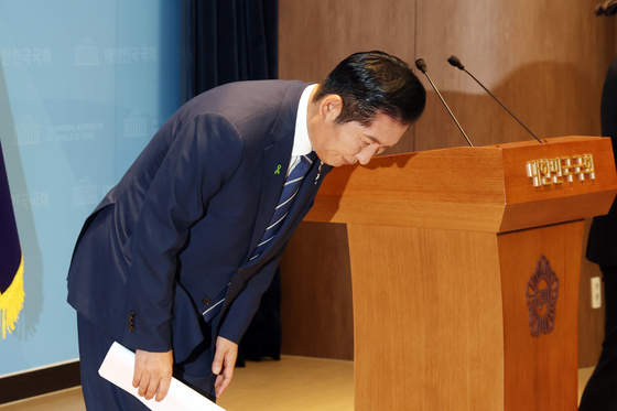 인사하는 정청래 후보