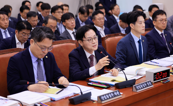 김정관 "메가특구 주 52시간 등 노동시간 특례, 노동부와 긴밀히 논의 중"