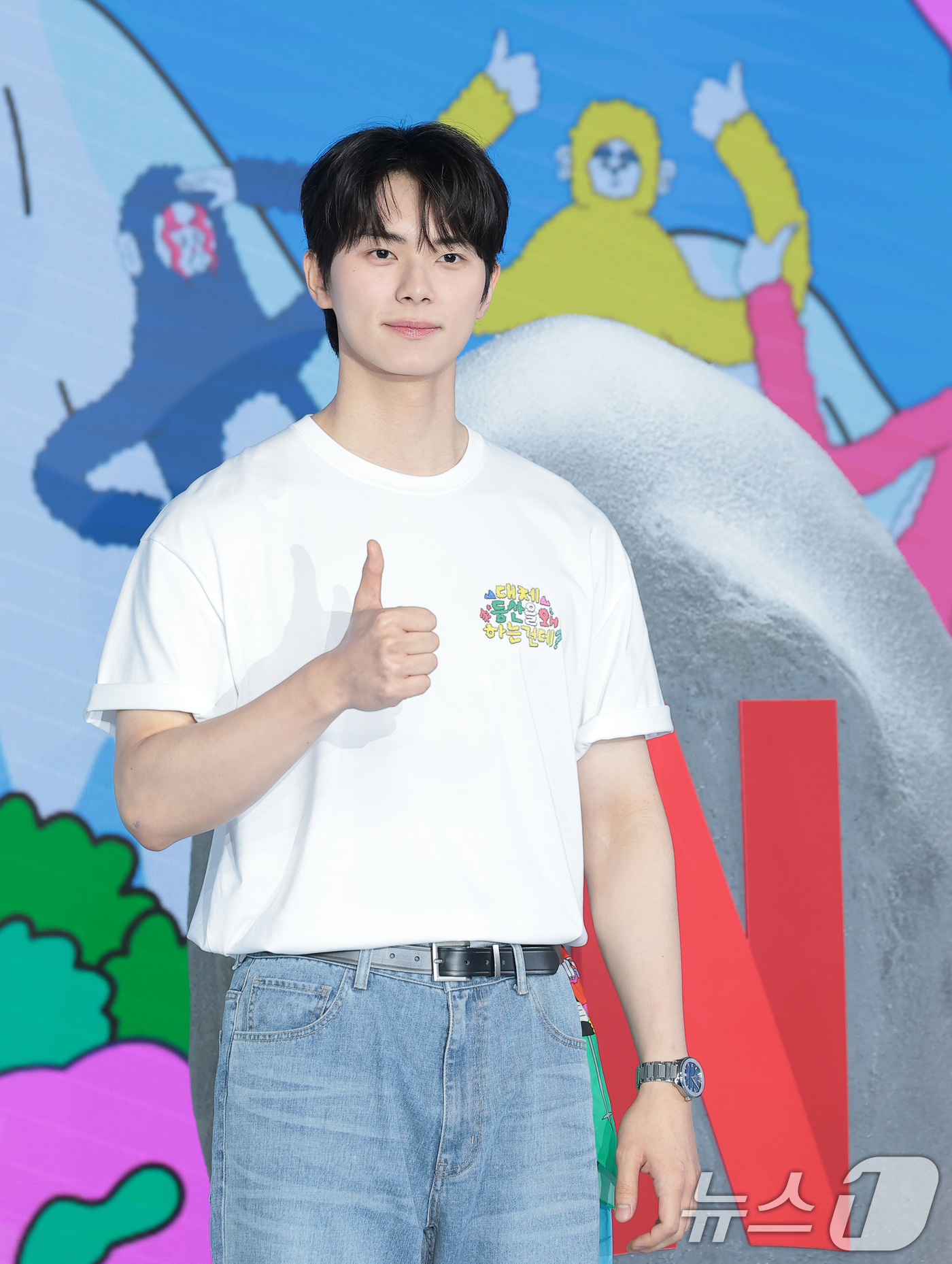 (서울=뉴스1) 권현진 기자 = 배우 이채민이 12일 서울 마포구 호텔 나루 서울 엠갤러리에서 열린 넷플릭스 예능 '대체 등산을 왜 하는 건데?' 제작발표회에서 포즈를 취하고 있다 …