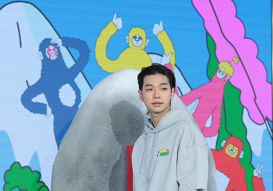 입장하는 타잔