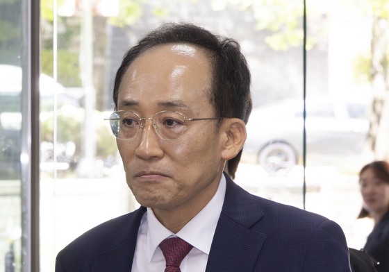 '계엄 해제 표결 방해 혐의' 재판 출석하는 추경호 시장