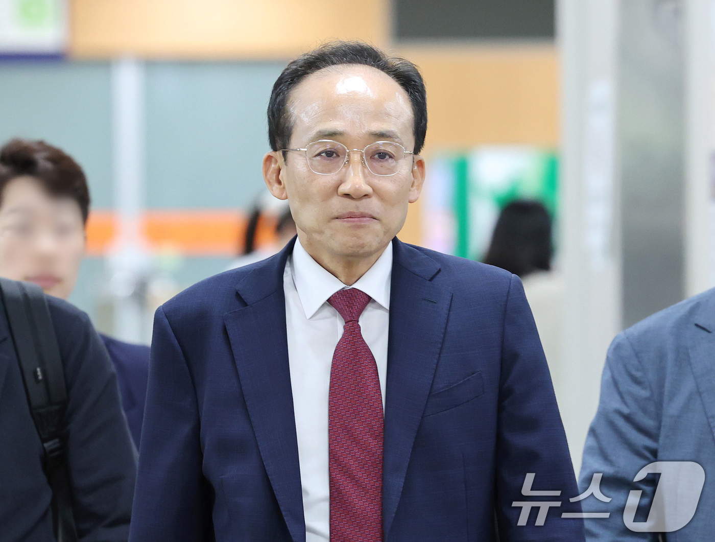 (서울=뉴스1) 최지환 기자 = 12·3 비상계엄 당시 국회의 계엄 해제 표결을 방해한 혐의를 받는 추경호 대구시장이 12일 서울 서초구 서울중앙지방법원에서 열린 내란중요임무종사 …