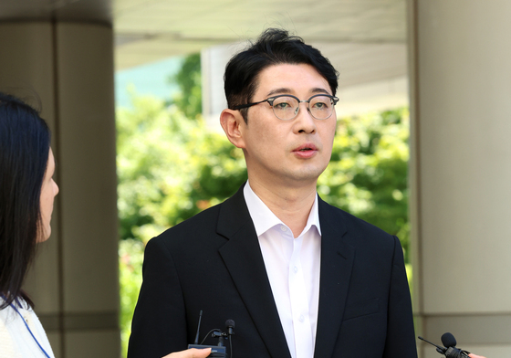 '계엄 해제 표결 방해 혐의' 추경호 시장 재판 중인 출석하는 주진우 의원