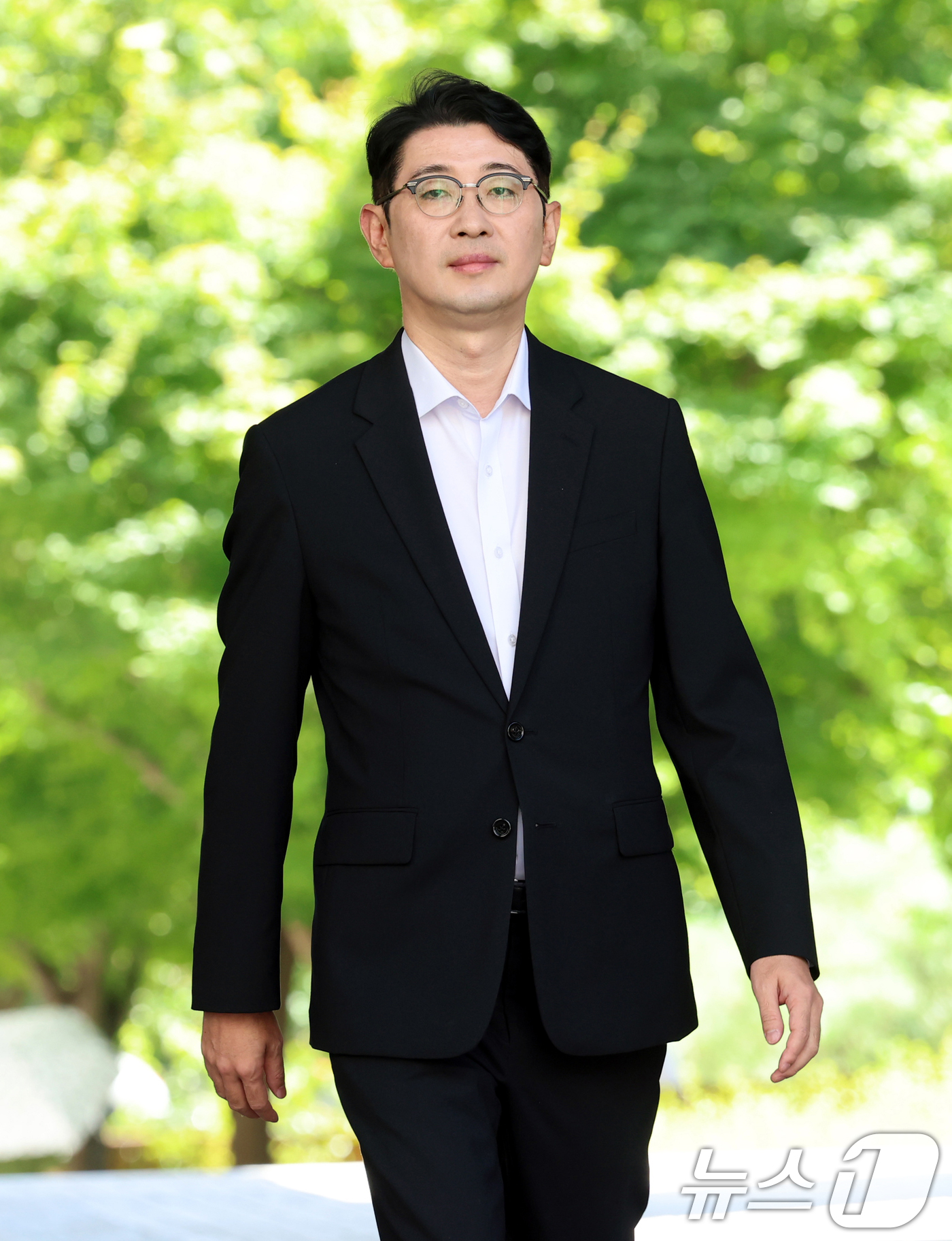 (서울=뉴스1) 최지환 기자 = 주진우 국민의힘 의원이 12일 서울 서초구 서울중앙지방법원에서 열린 추경호 대구시장의 12·3 비상계엄 당시 국회의 계엄 해제 표결을 방해한 혐의 …