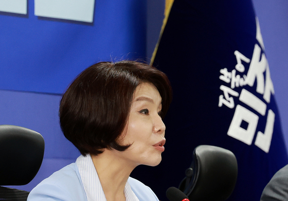 모두발언하는 한정애 정책위의장