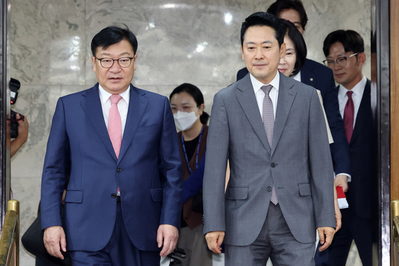 洪 "국힘 중진들, 1.5선 장동혁 무시?…0선 대표에게 아부한 자들이"