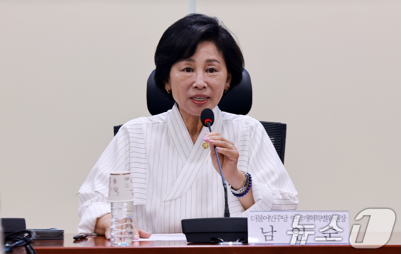 (서울=뉴스1) 이호윤 기자 = 남인순 더불어민주당 연금개혁특별위원장이 12일 서울 여의도 국회에서 열린 더불어민주당 연금개혁특별위원회 전체회의에서 모두발언을 하고 있다. 2026 …