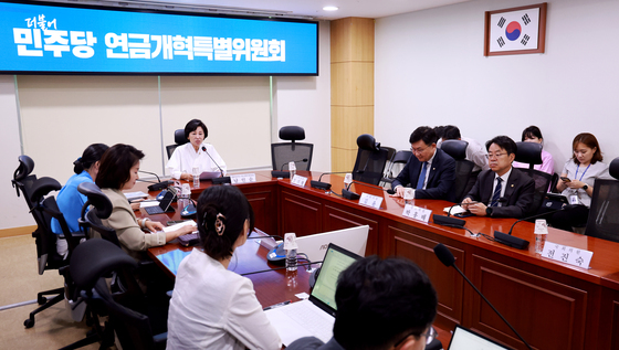 모두발언하는 남인순 연금개혁특별위원장