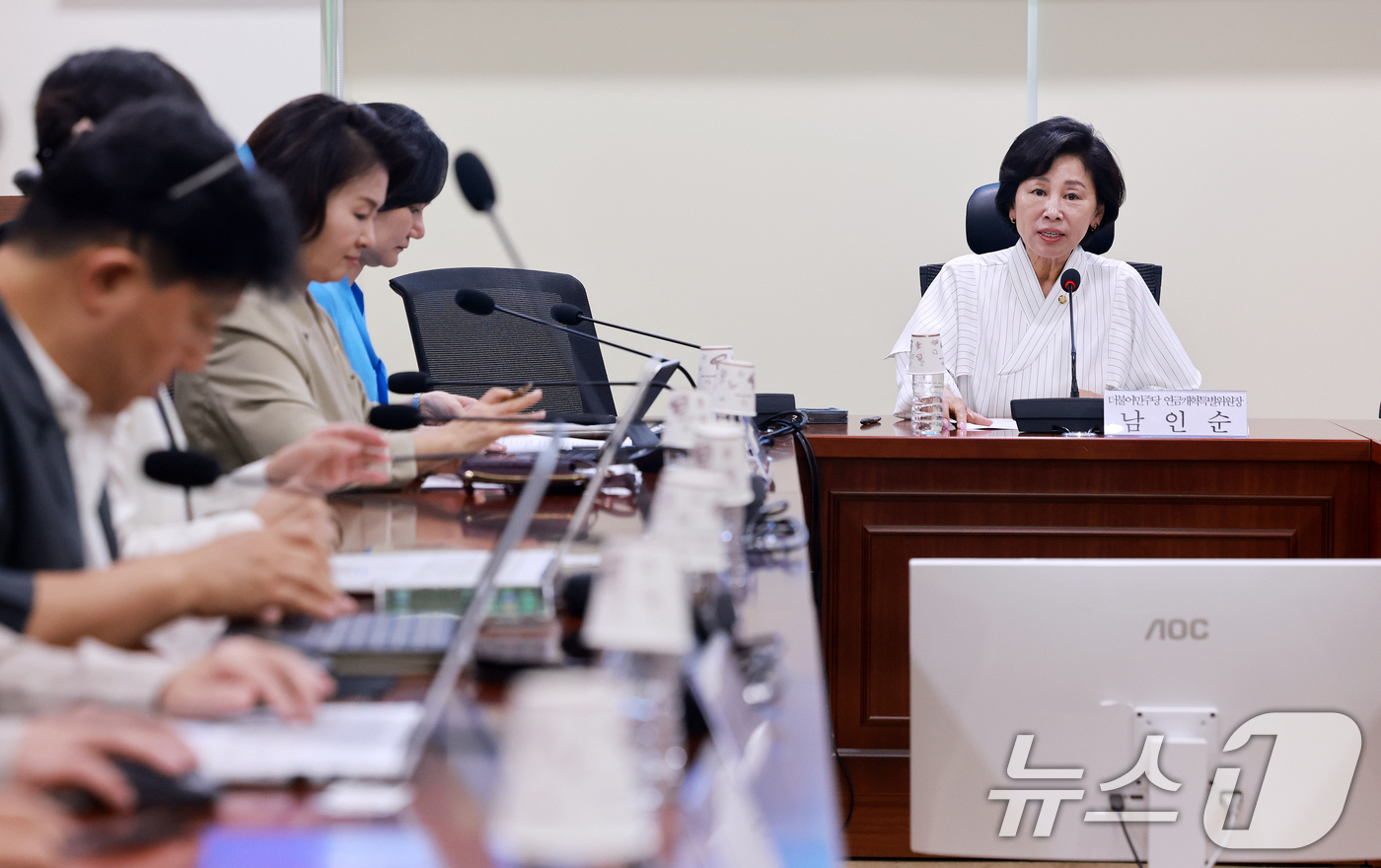 (서울=뉴스1) 이호윤 기자 = 남인순 더불어민주당 연금개혁특별위원장이 12일 서울 여의도 국회에서 열린 더불어민주당 연금개혁특별위원회 전체회의에서 모두발언을 하고 있다. 2026 …