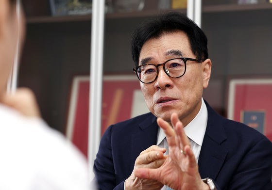 "AI 개발, 1등이 전부는 아니다…韓 강점은 반도체·제조업"[일문일답]