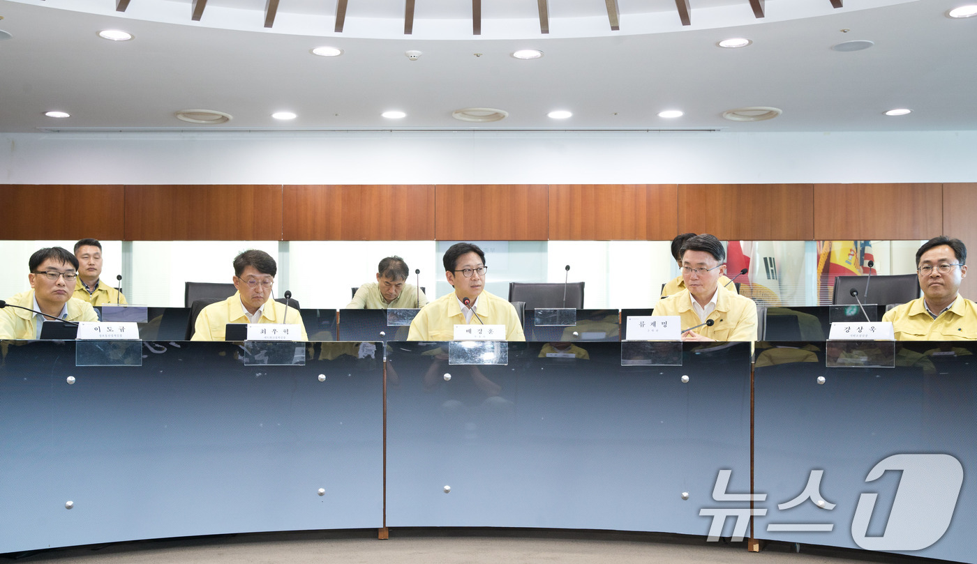 (서울=뉴스1) = 배경훈 부총리 겸 과학기술정보통신부 장관이 12일 오후 서울 중구 서울중앙우체국 스카이홀에서 열린 '2026 을지연습 준비보고회의' 에서 발언을 하고 있다. ( …