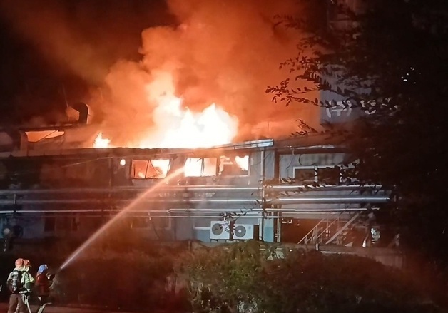대구 서구 섬유가공업체에서 불…3시간30분 만에 완진