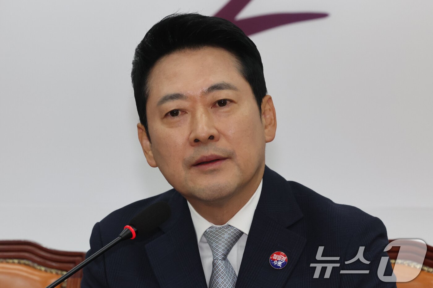 본문 이미지 - 장동혁 국민의힘 대표가 13일 오전 서울 여의도 국회에서 열린 최고위원회의에서 모두 발언을 하고 있다. 2026.8.13 ⓒ 뉴스1 황기선 기자