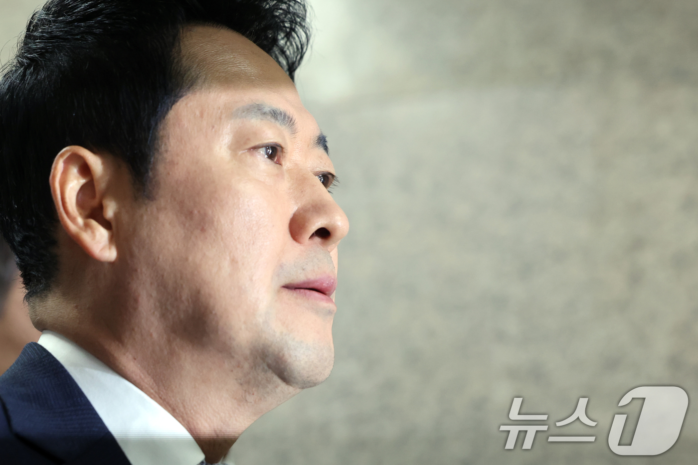 (서울=뉴스1) 황기선 기자 = 장동혁 국민의힘 대표가 13일 오전 서울 여의도 국회에서 열린 최고위원회의에 참석하고 있다. 2026.8.13/뉴스1
