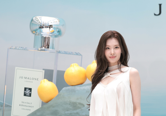 사나, 독보적인 미모
