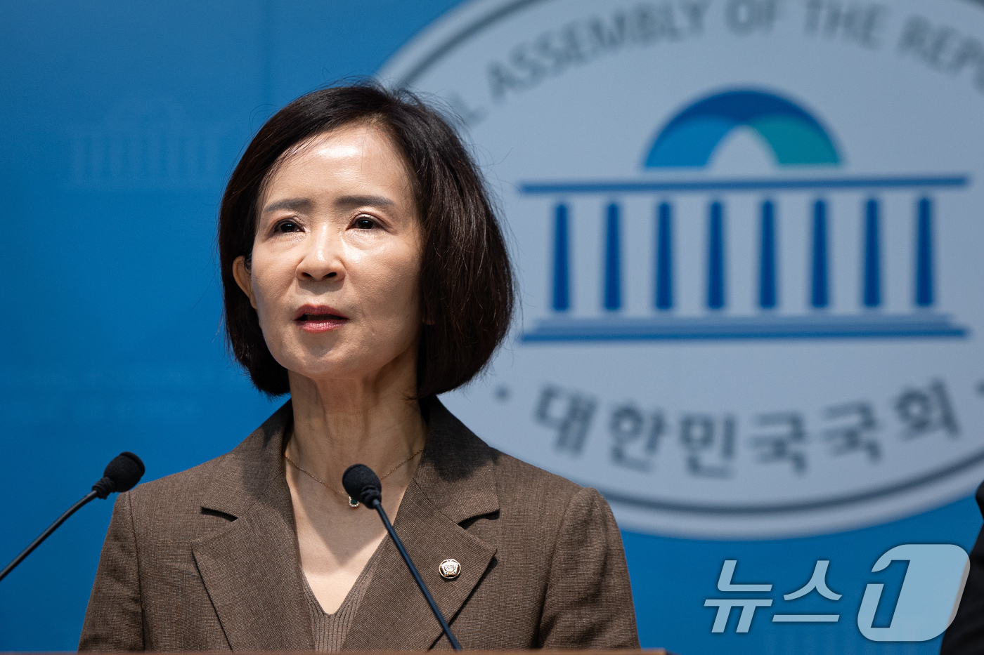 (서울=뉴스1) 유승관 기자 = 최수진 국민의힘 원내수석대변인이 13일 서울 여의도 국회 소통관에서 현안 관련 논평을 하고 있다. 2026.8.13/뉴스1