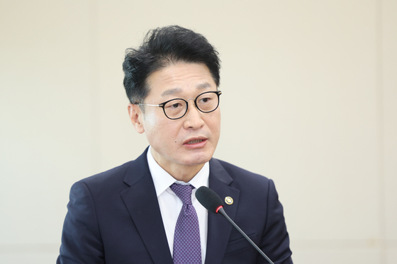 인사말하는 이호현 차관