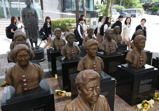 일본군 '위안부' 피해자 기림의 날 맞아 나눔의집 견학 온 학생들