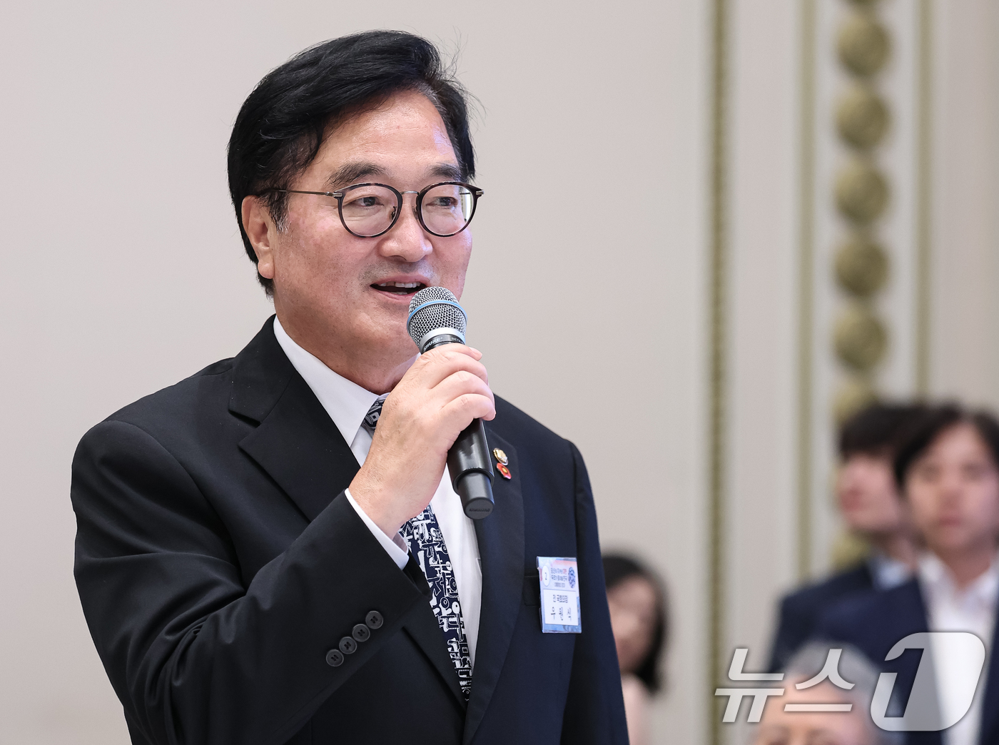 (서울=뉴스1) 이재명 기자 = 우원식 전 국회의장이 13일 청와대에서 열린 국가유공자 및 보훈 가족 초청 오찬 행사에서 발언을 하고 있다. (청와대통신사진기자단) 2026.8.1 …